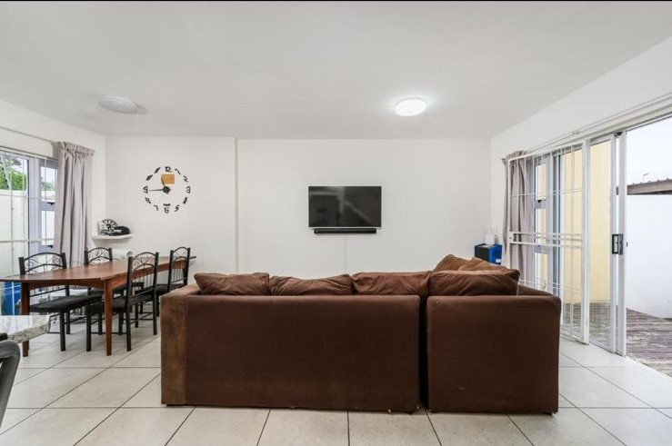 2 Bedroom Property for Sale in Parsonsvlei Eastern Cape